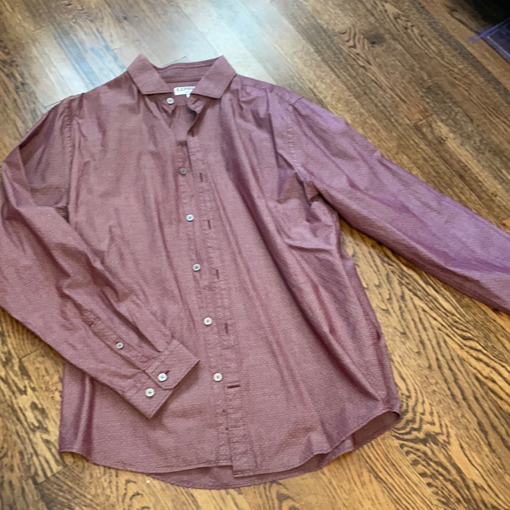 Shiny burgundy express button down